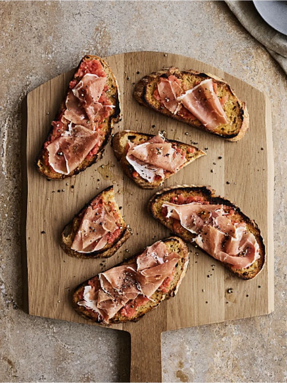 New! Crate&Barrel Wooden Pizza Board in Light Wood